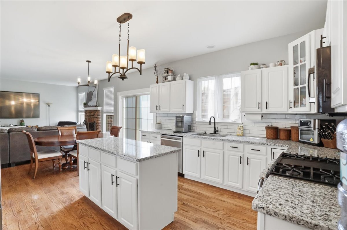 1062 Mount Vernon Drive, Grayslake, IL 60030