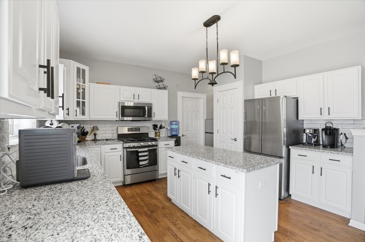 1062 Mount Vernon Drive, Grayslake, IL 60030