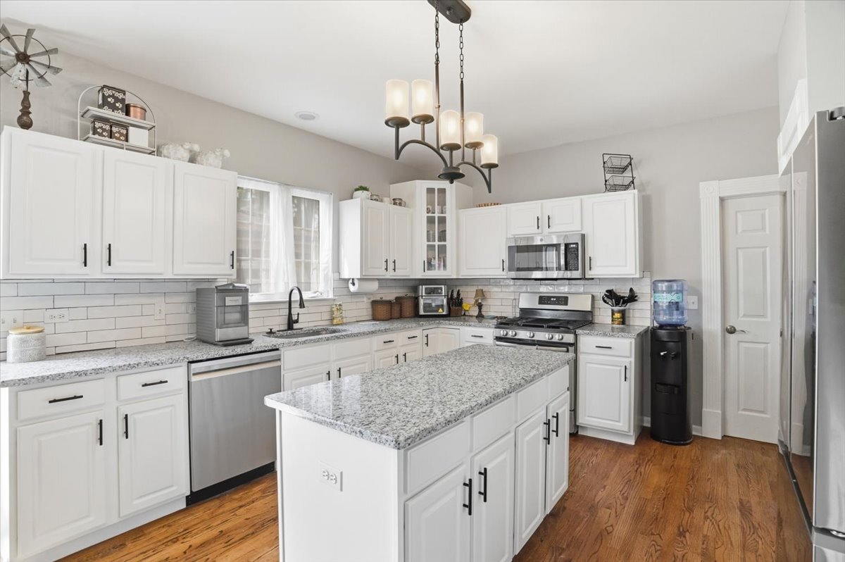 1062 Mount Vernon Drive, Grayslake, IL 60030