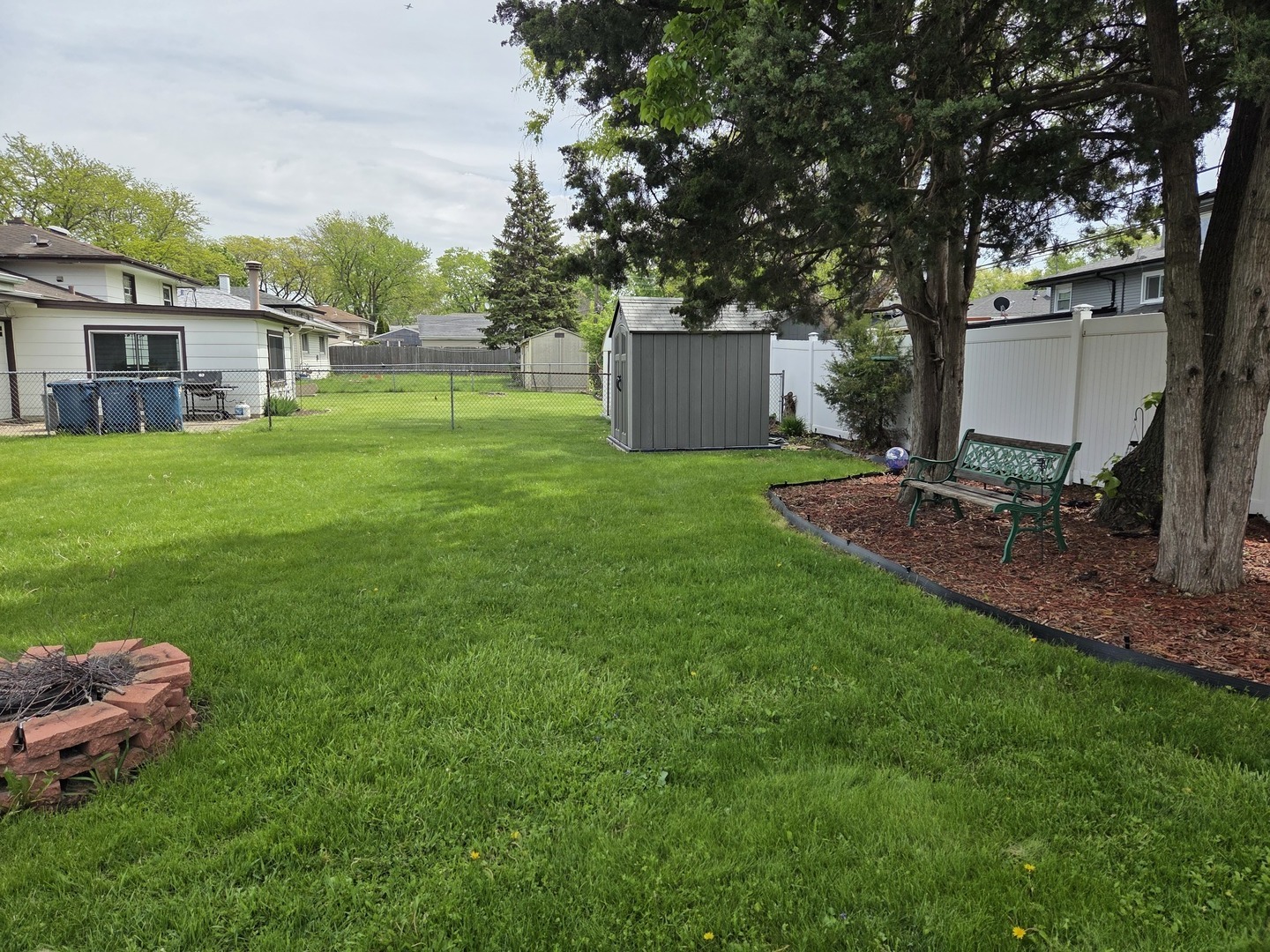 651 W Wrightwood Avenue, Addison, IL 60101