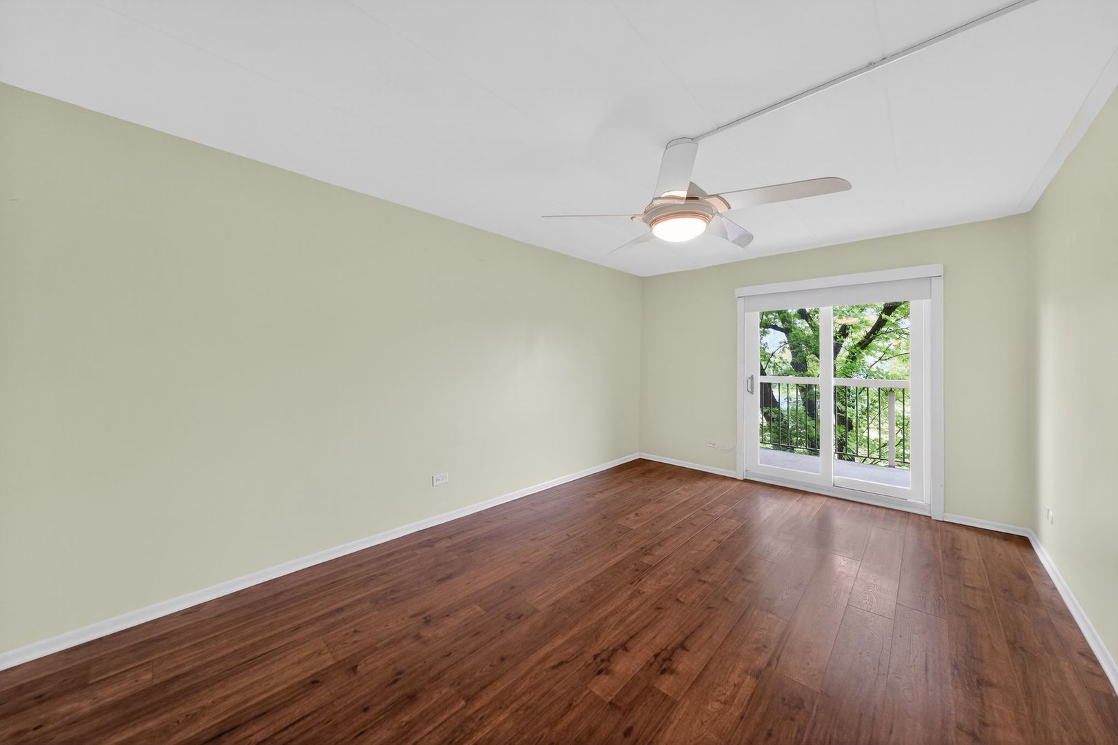 6443 Clarendon Hills Road #305A, Willowbrook, IL 60527