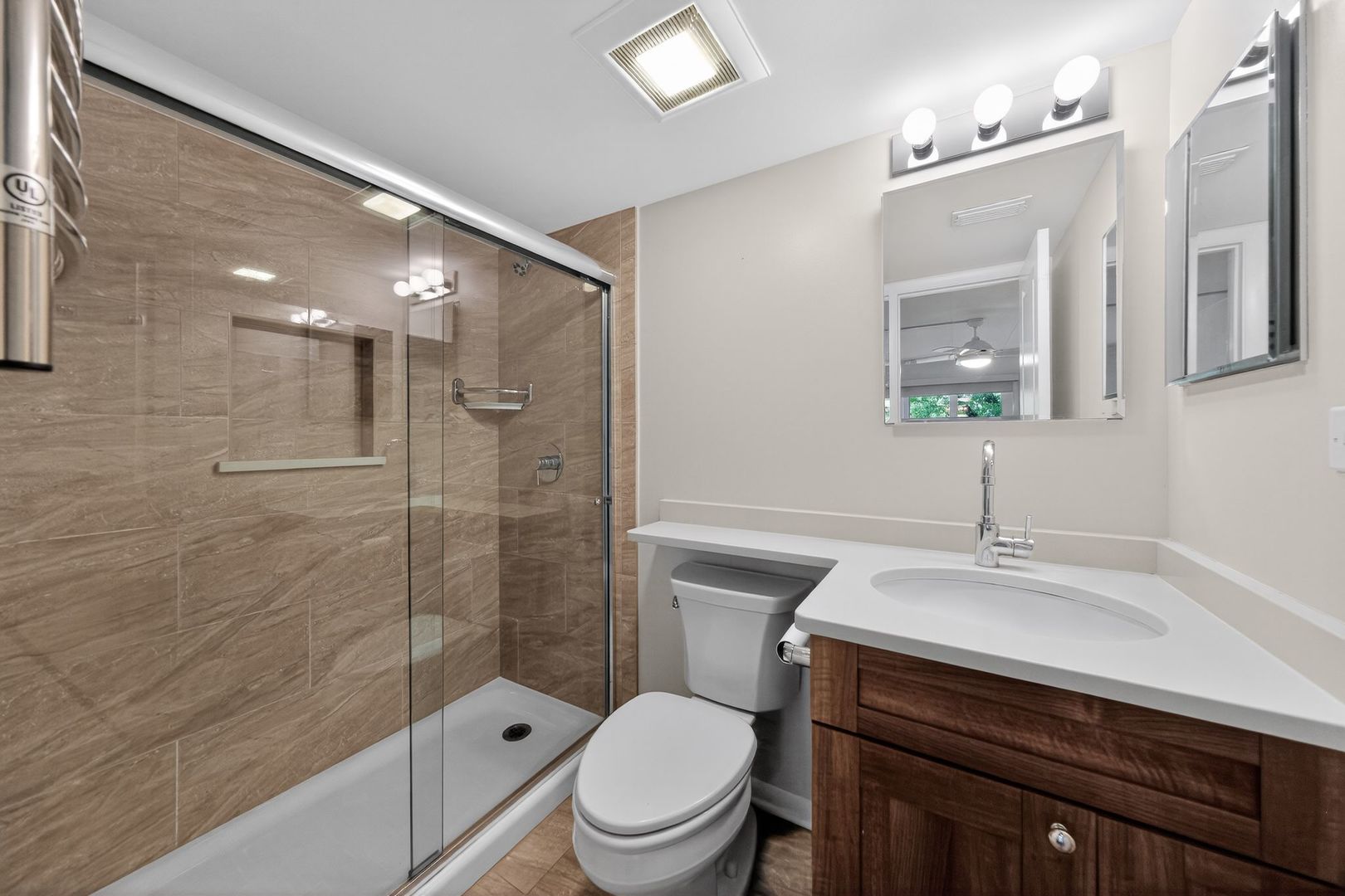 6443 Clarendon Hills Road #305A, Willowbrook, IL 60527