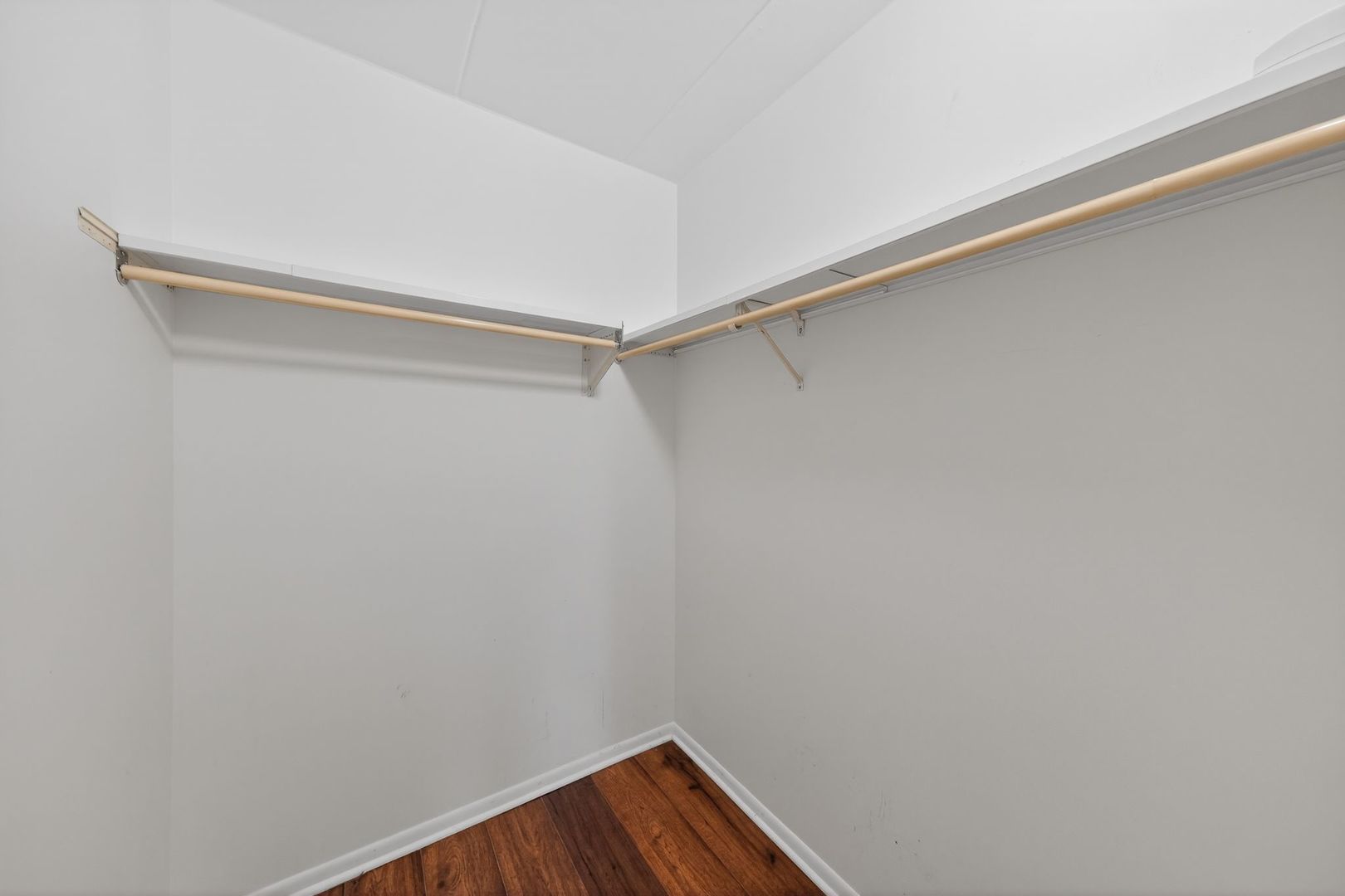 6443 Clarendon Hills Road #305A, Willowbrook, IL 60527