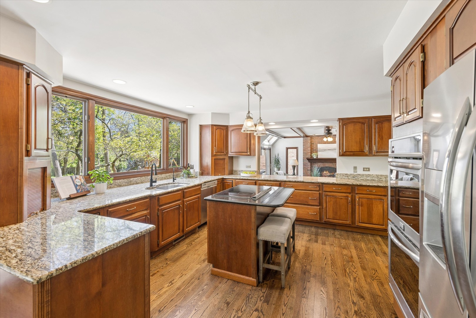 450 Stagecoach Run, Glen Ellyn, IL 60137