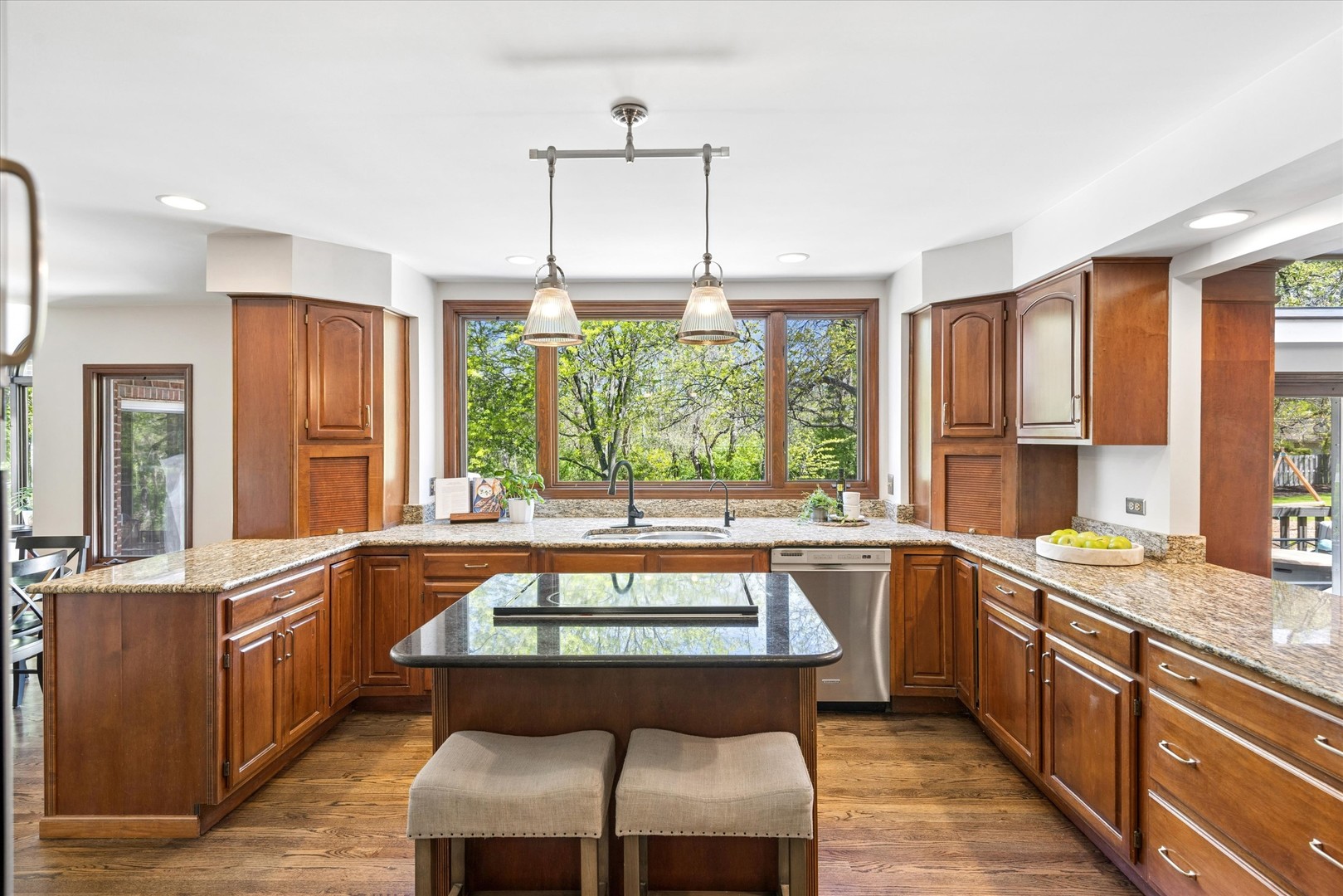 450 Stagecoach Run, Glen Ellyn, IL 60137