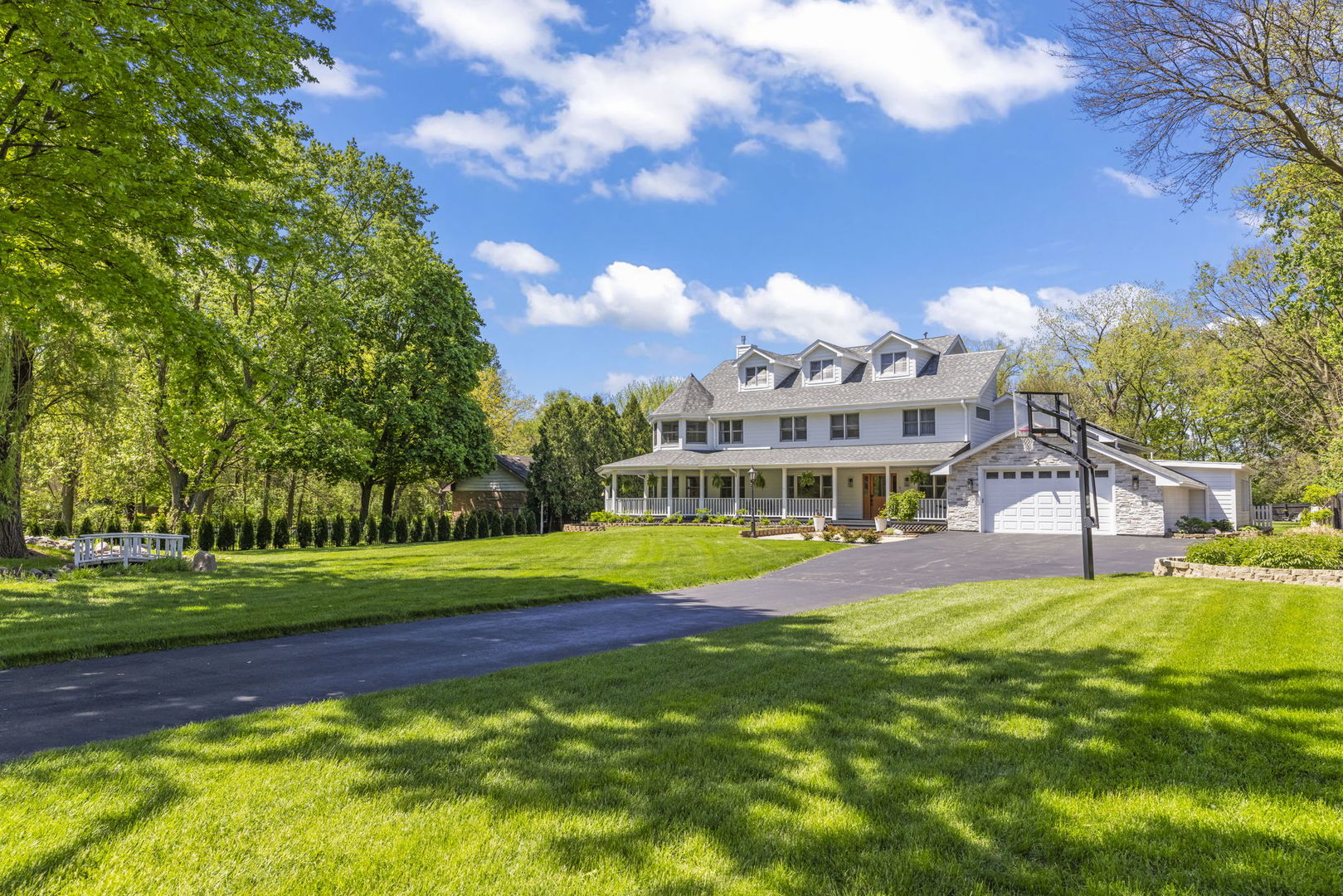 8S452 Bell Drive, Naperville, IL 60565