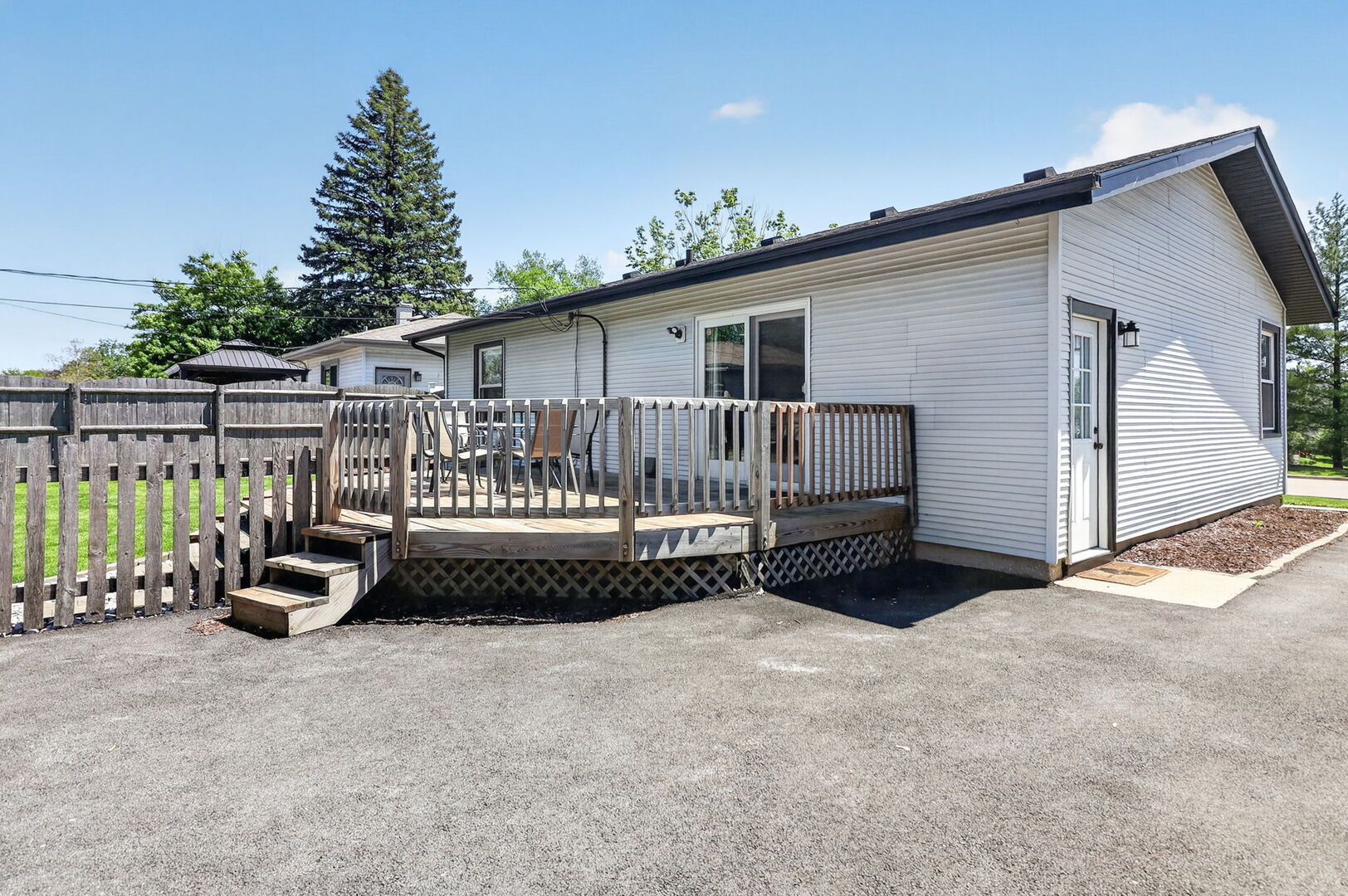 1208 E North Street, Lockport, IL 60441