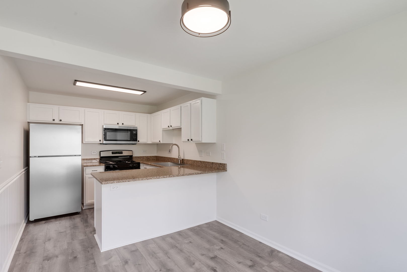 1129 N Red Oak Circle #2, Round Lake Beach, IL 60073