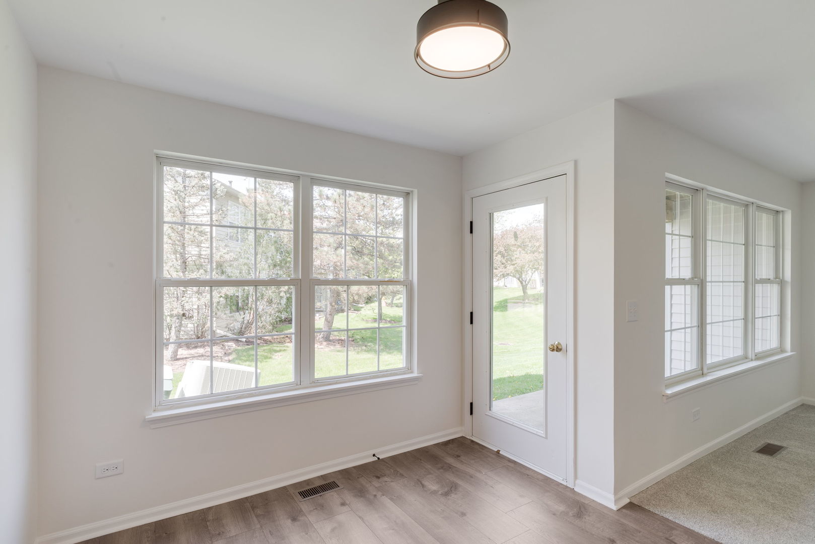 1129 N Red Oak Circle #2, Round Lake Beach, IL 60073