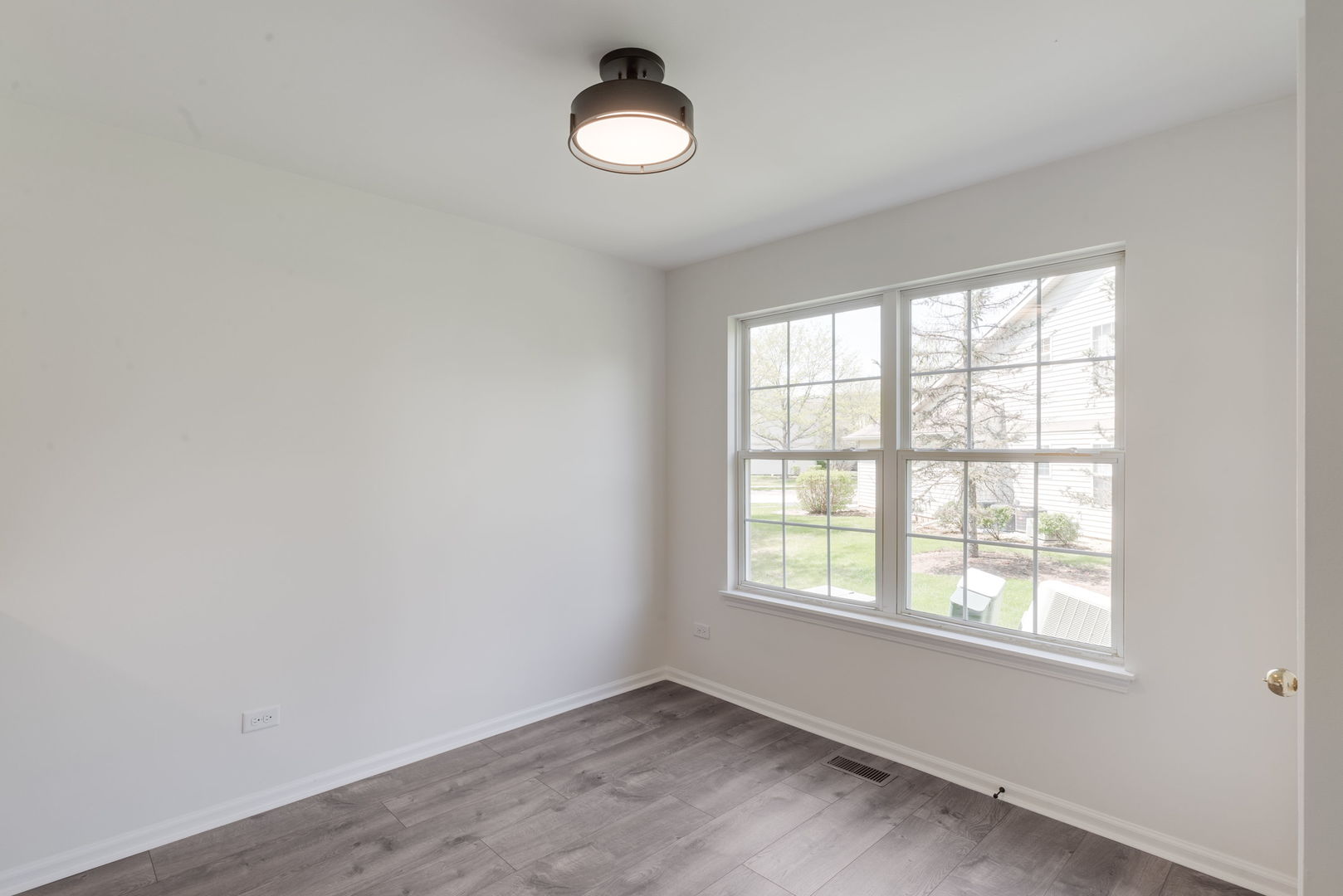 1129 N Red Oak Circle #2, Round Lake Beach, IL 60073