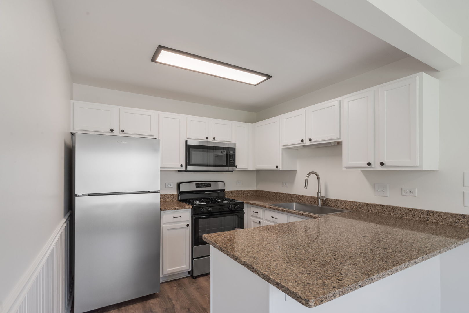1129 N Red Oak Circle #2, Round Lake Beach, IL 60073