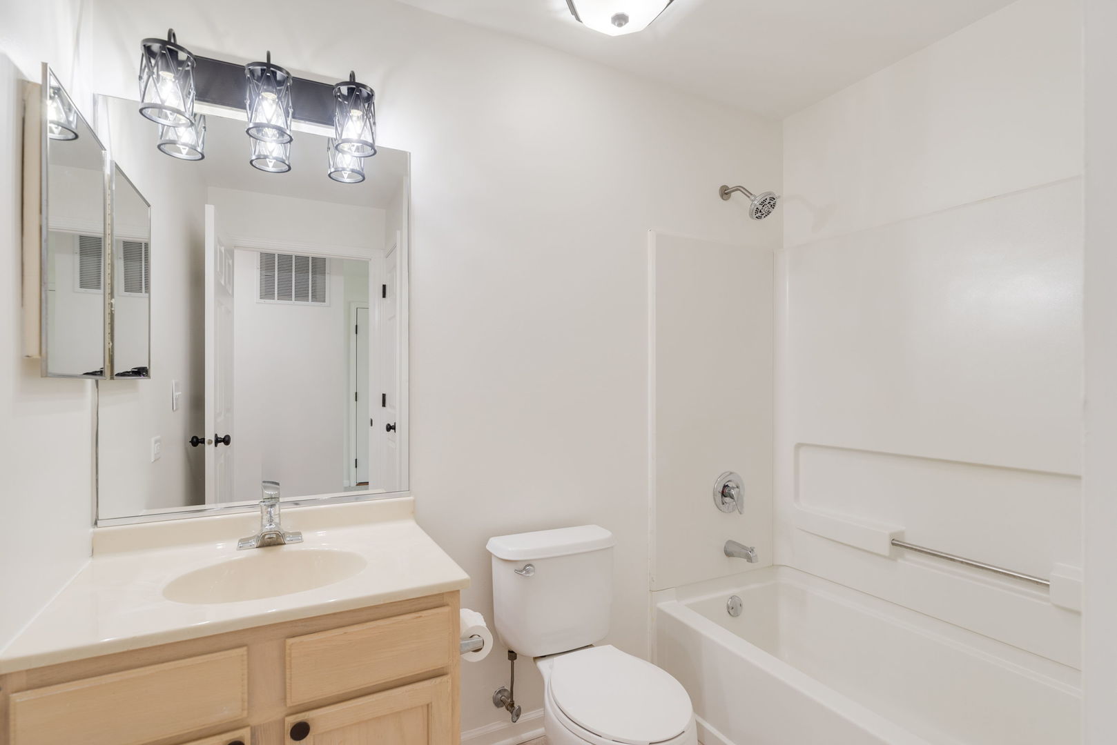 1129 N Red Oak Circle #2, Round Lake Beach, IL 60073