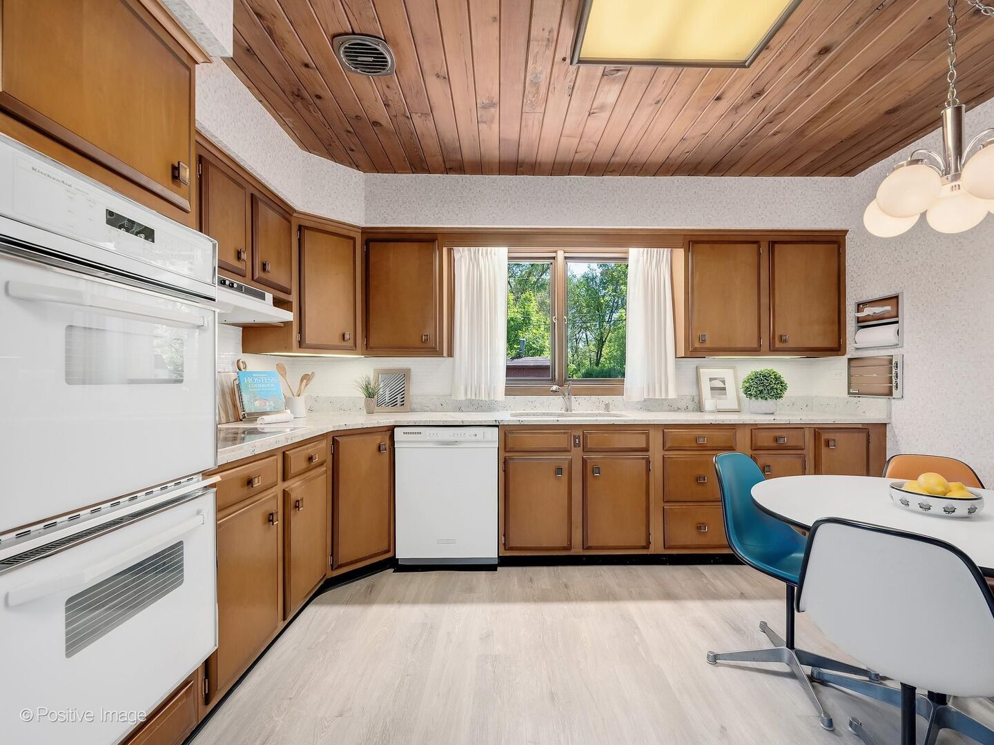 24 E Harding Avenue, La Grange Park, IL 60526