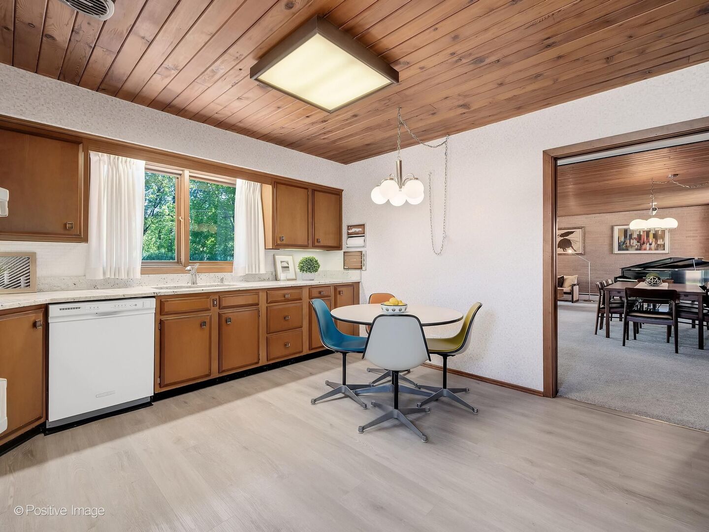 24 E Harding Avenue, La Grange Park, IL 60526