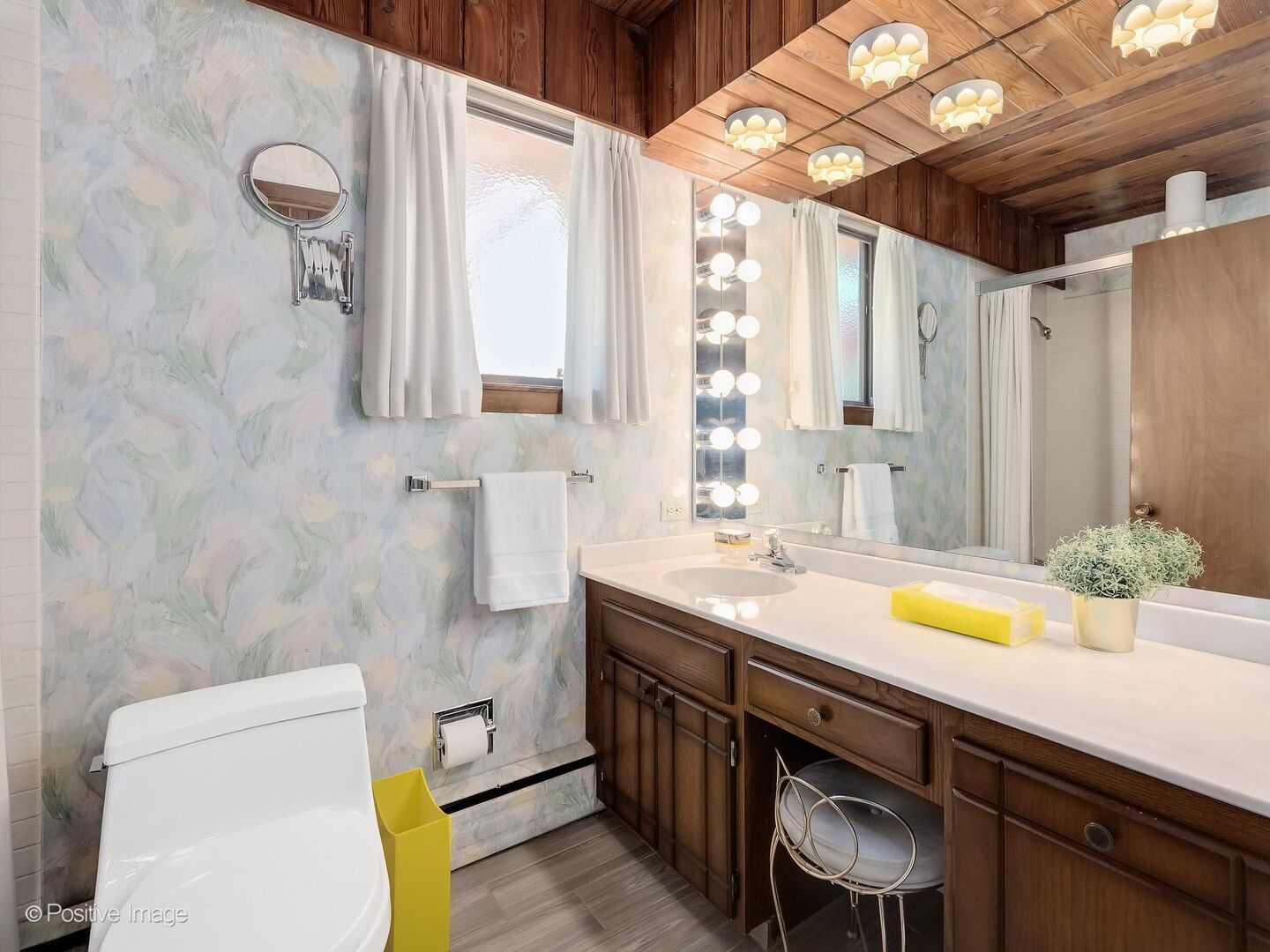 24 E Harding Avenue, La Grange Park, IL 60526