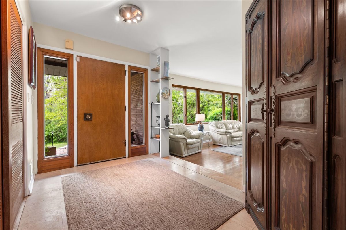 22446 N OLD BARRINGTON Road, North Barrington, IL 60010