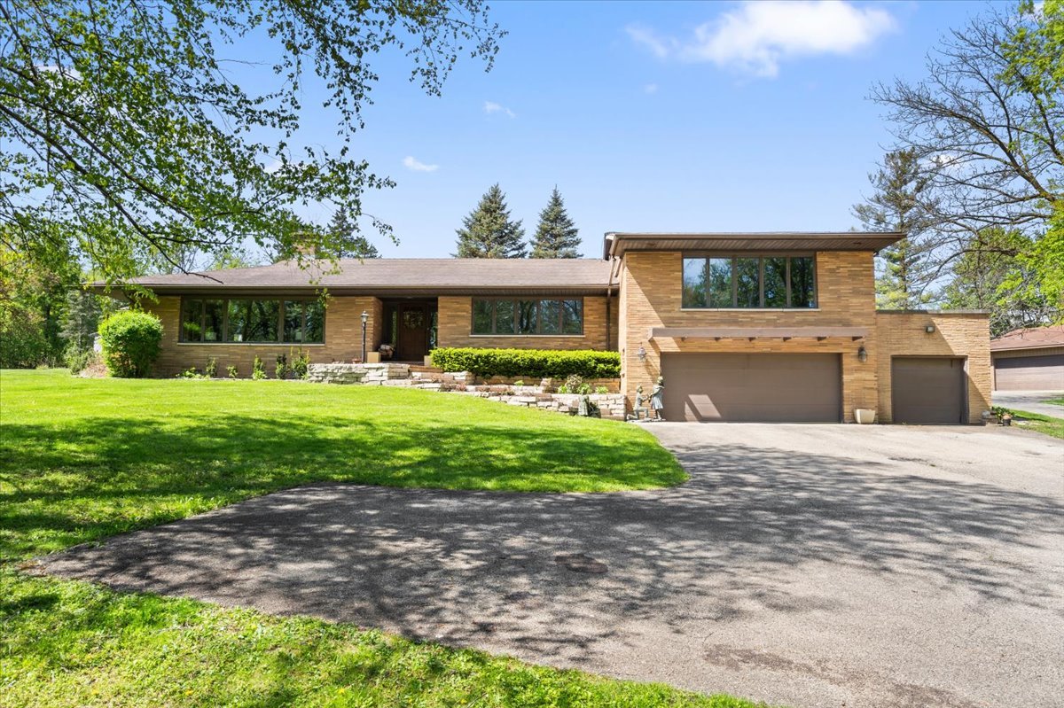 22446 N OLD BARRINGTON Road, North Barrington, IL 60010