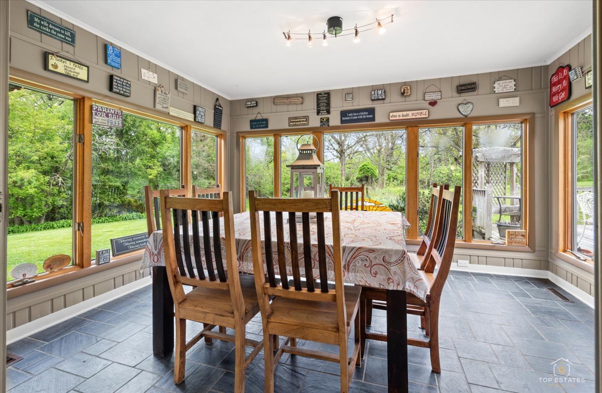 22446 N OLD BARRINGTON Road, North Barrington, IL 60010