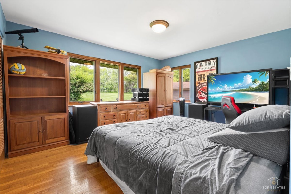 22446 N OLD BARRINGTON Road, North Barrington, IL 60010