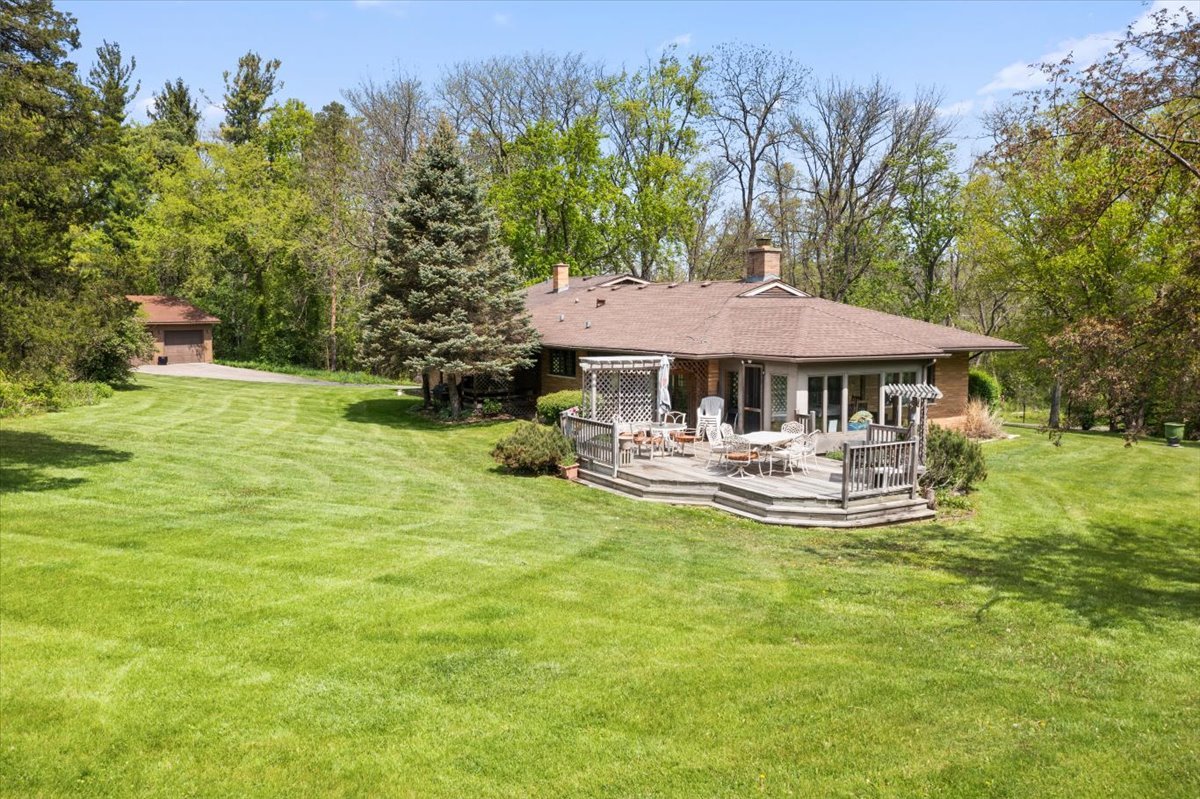 22446 N OLD BARRINGTON Road, North Barrington, IL 60010
