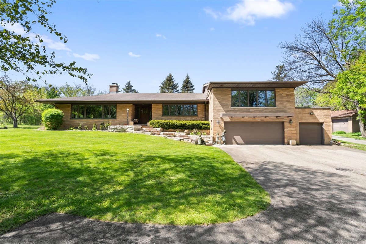 22446 N OLD BARRINGTON Road, North Barrington, IL 60010