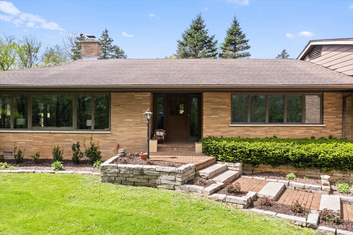 22446 N OLD BARRINGTON Road, North Barrington, IL 60010