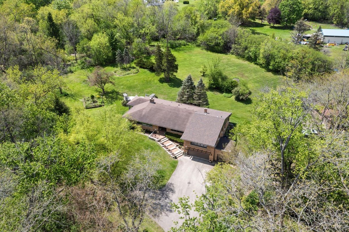 22446 N OLD BARRINGTON Road, North Barrington, IL 60010