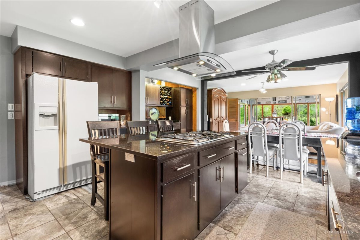 22446 N OLD BARRINGTON Road, North Barrington, IL 60010