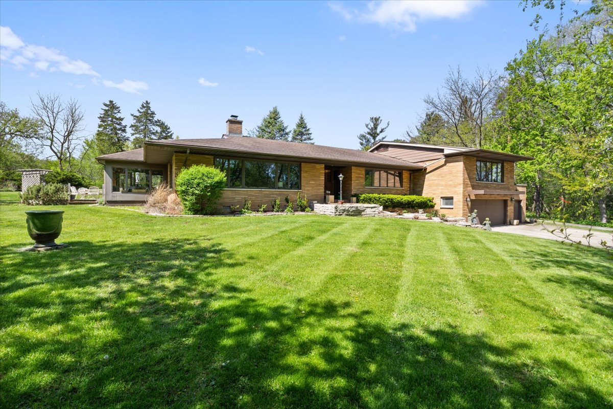 22446 N OLD BARRINGTON Road, North Barrington, IL 60010