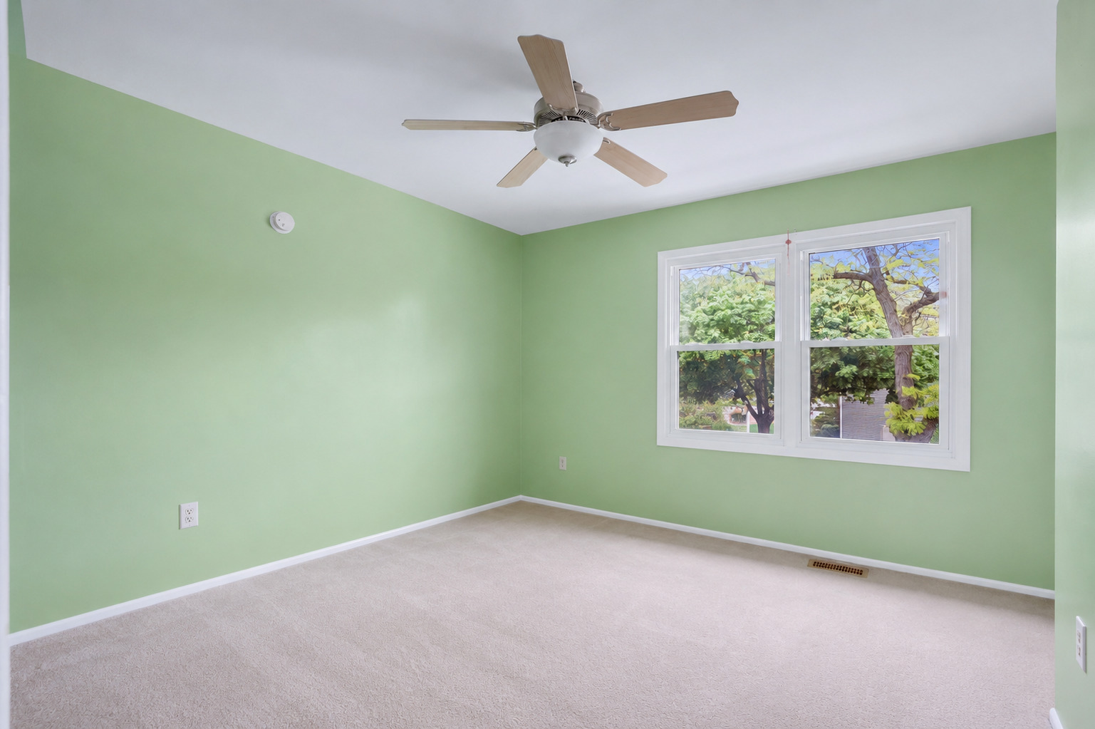 6806 Prairieview Avenue, Woodridge, IL 60517