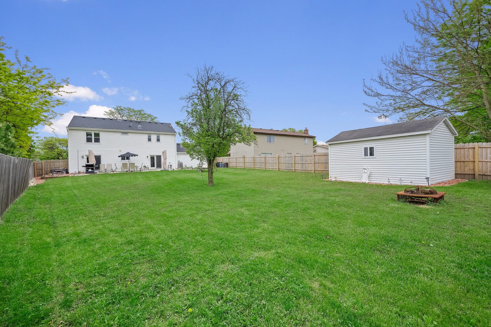 6806 Prairieview Avenue, Woodridge, IL 60517
