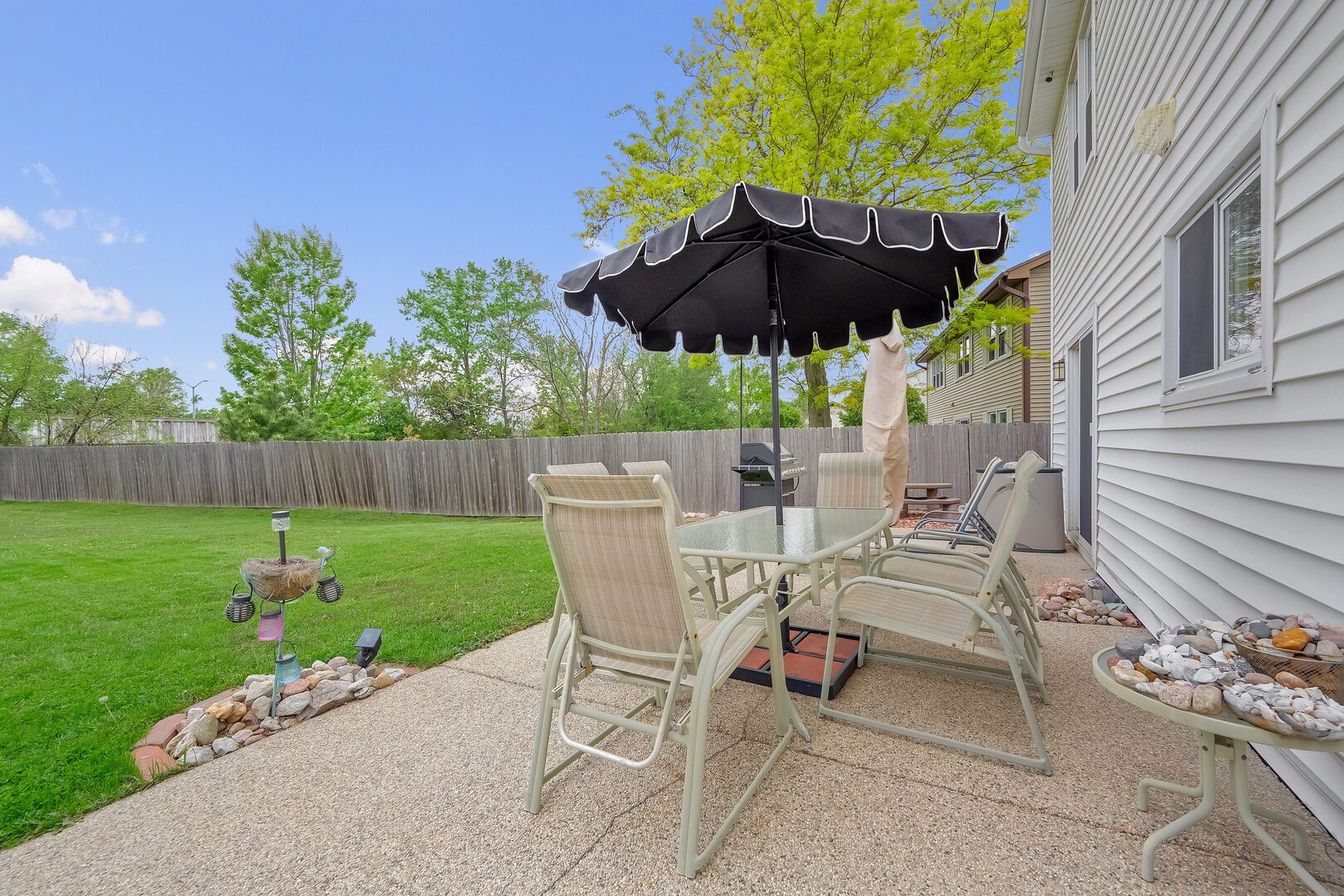 6806 Prairieview Avenue, Woodridge, IL 60517