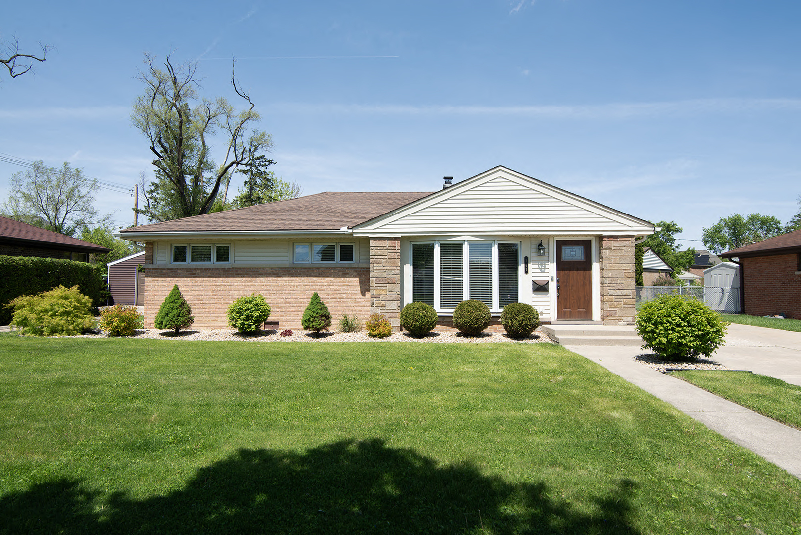 367 W Fremont Avenue, Elmhurst, IL 60126