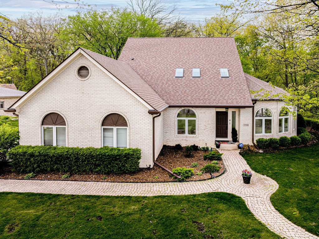 3208 E Buried Oak Drive, Crete, IL 60417