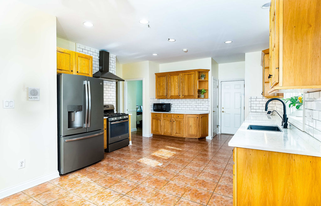 3208 E Buried Oak Drive, Crete, IL 60417