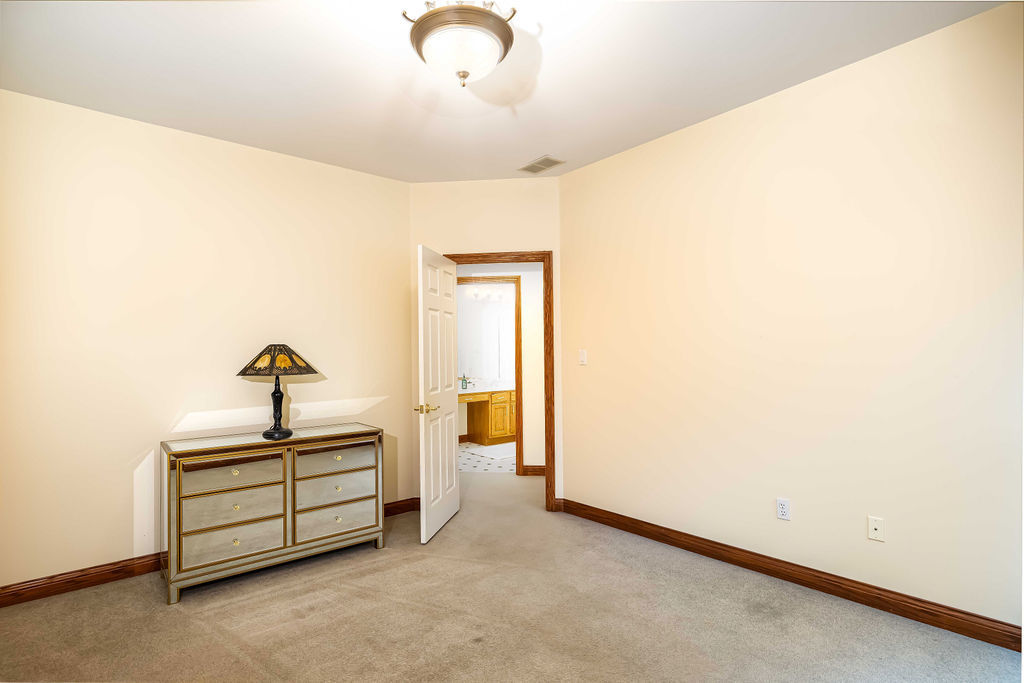 3208 E Buried Oak Drive, Crete, IL 60417