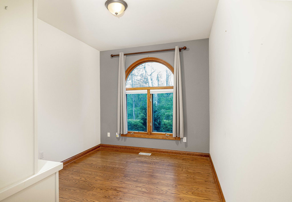 3208 E Buried Oak Drive, Crete, IL 60417