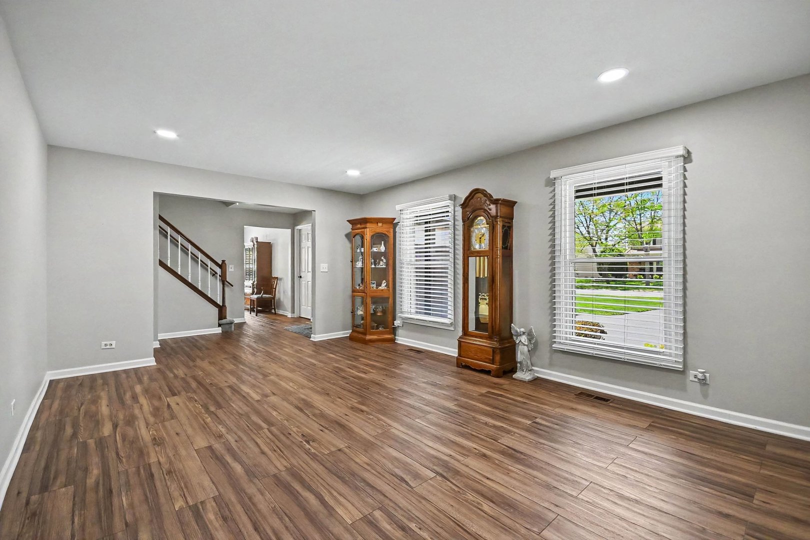 75 Wildwood Drive, Roselle, IL 60172