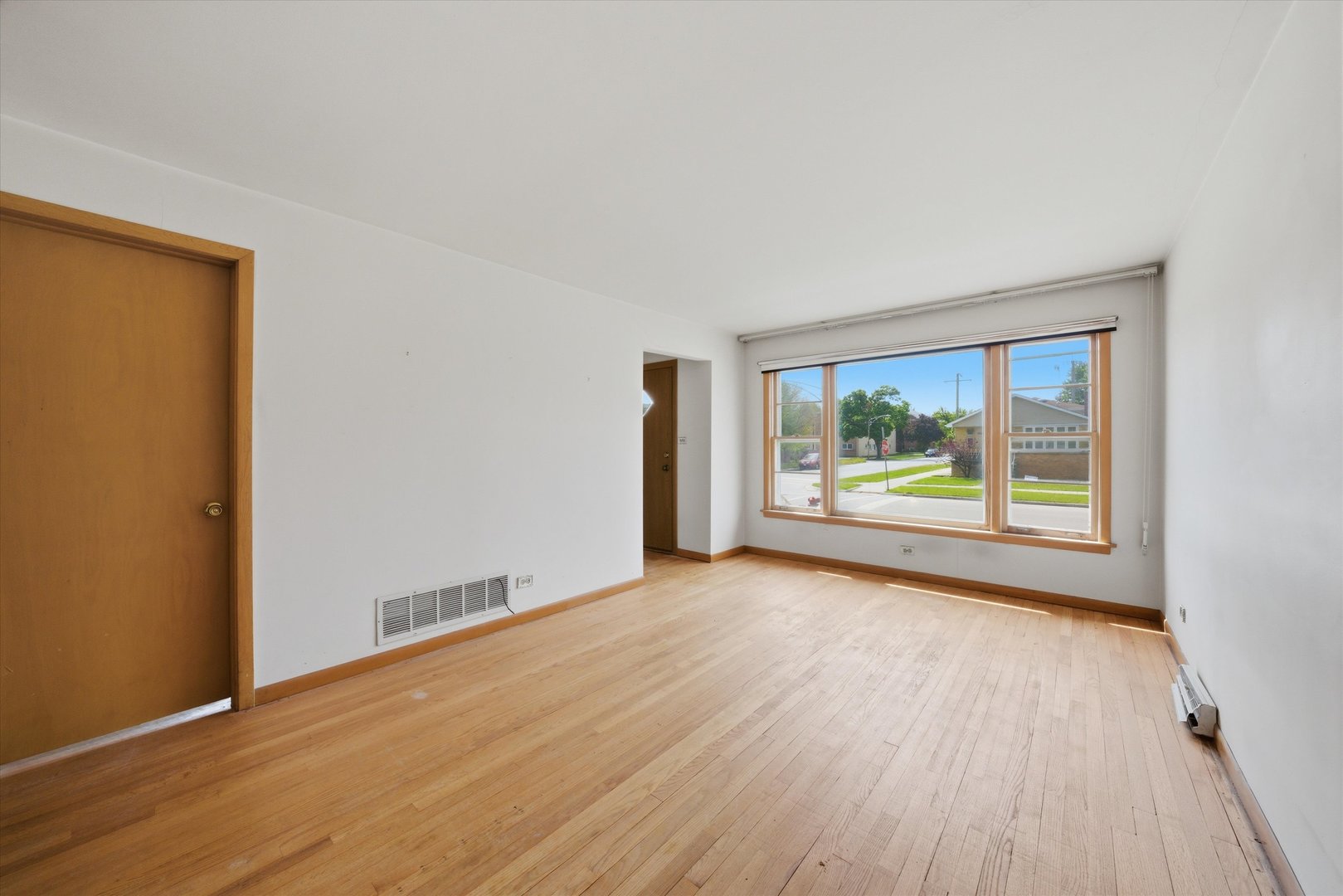 6500 W 64th Street, Chicago, IL 60638