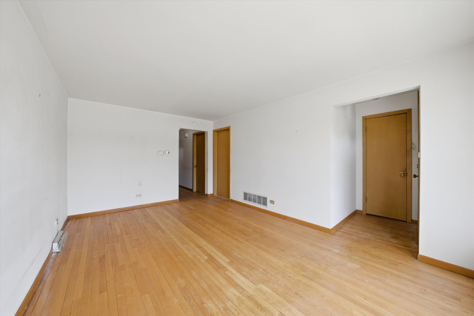 6500 W 64th Street, Chicago, IL 60638