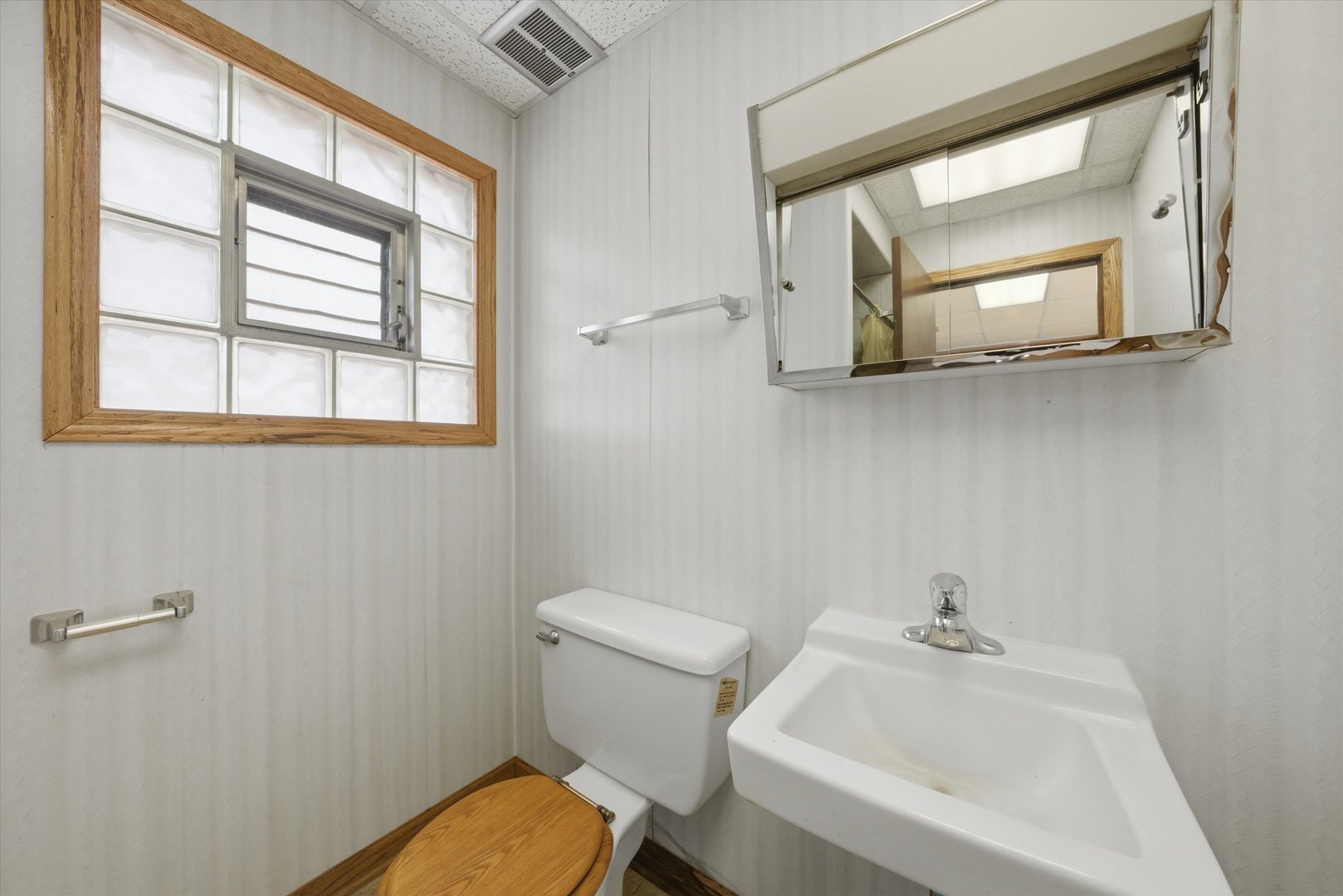6500 W 64th Street, Chicago, IL 60638