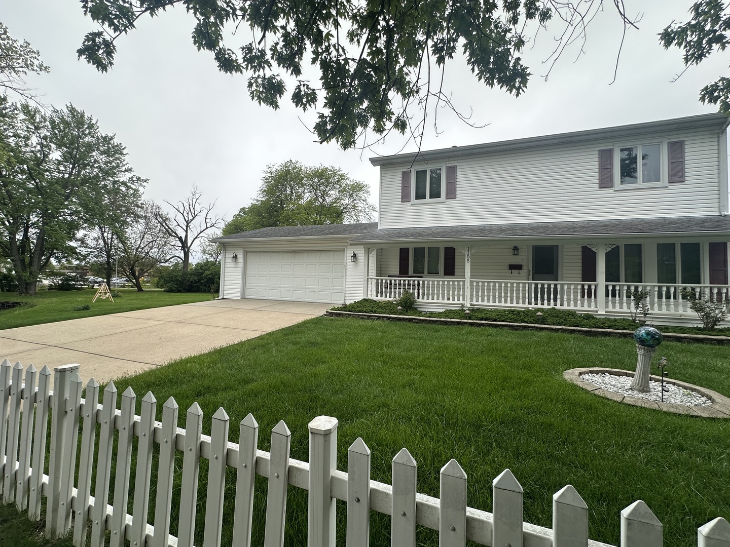 1105 Summit Drive, Lockport, IL 60441