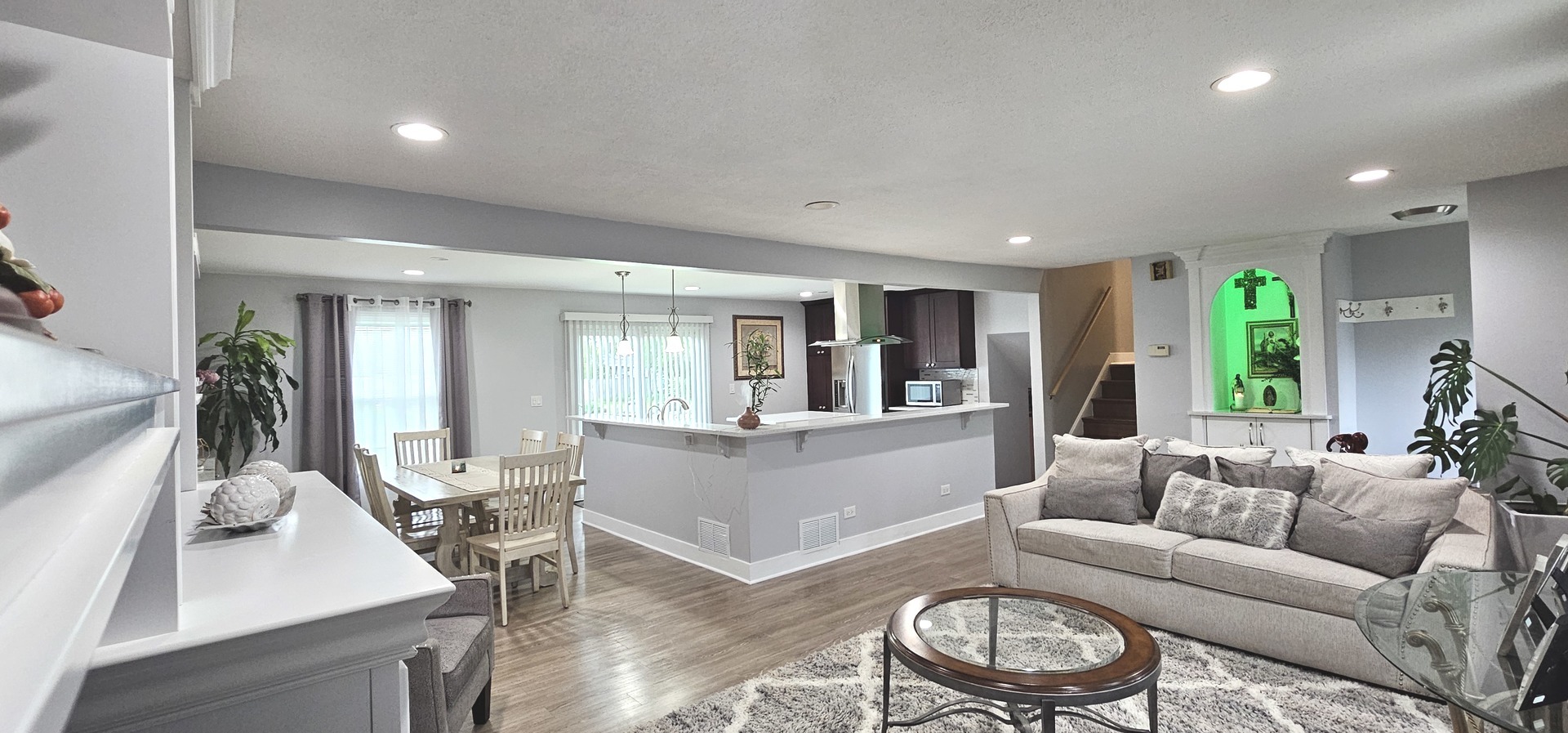 17W335 Forestview Drive, Bensenville, IL 60106
