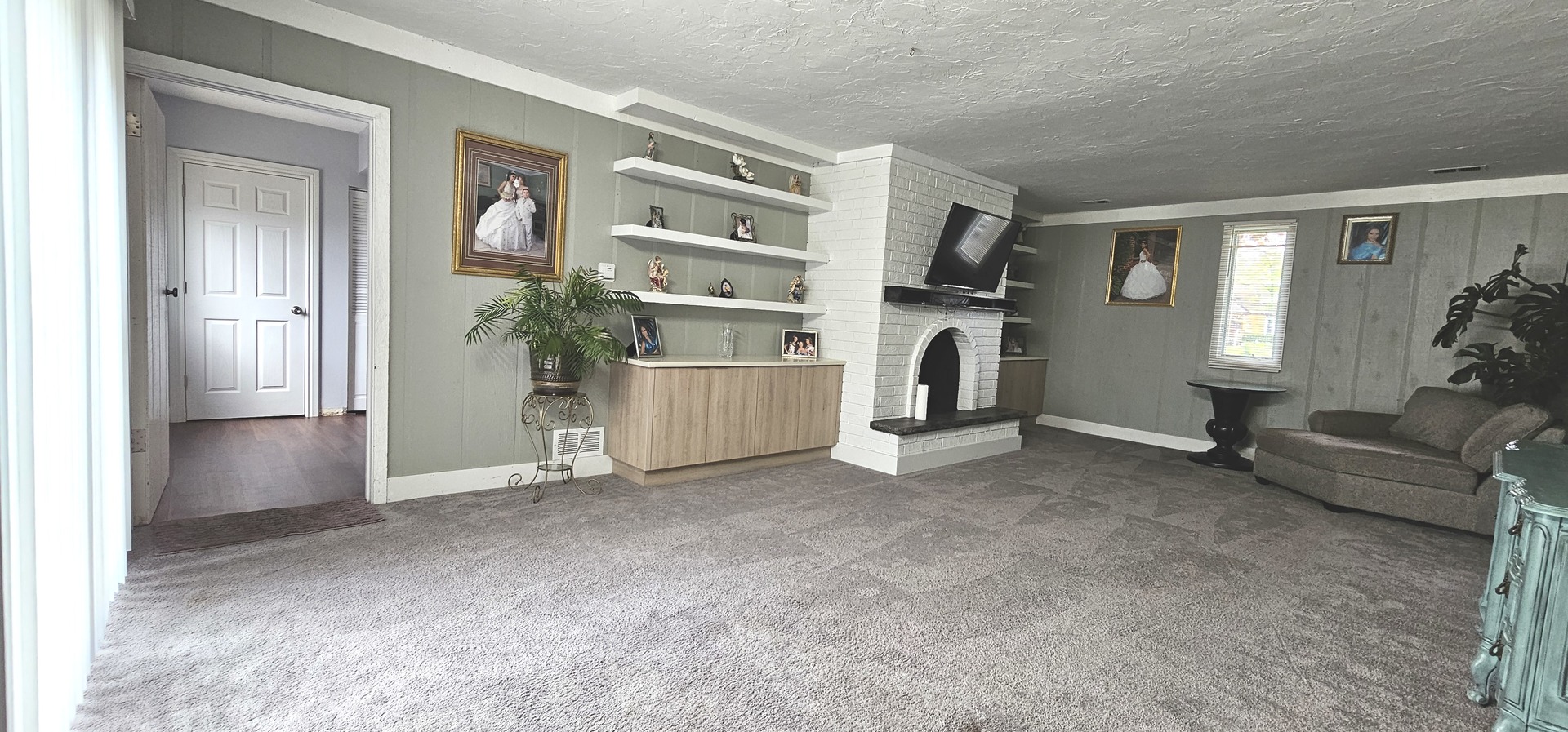 17W335 Forestview Drive, Bensenville, IL 60106