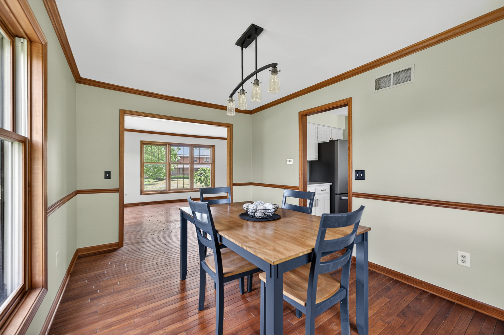 DeKalb, IL 60115