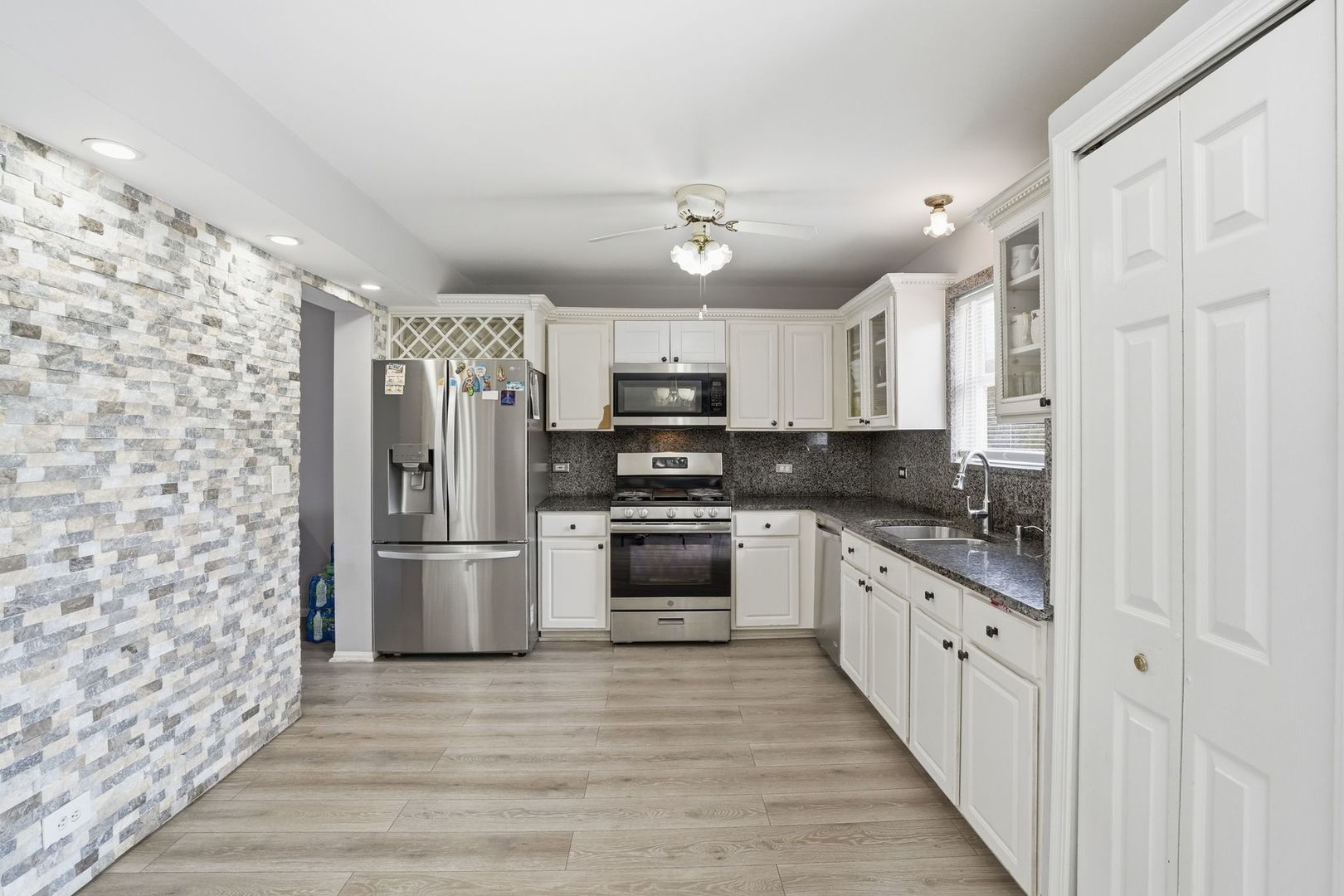 1745 N Frolic Avenue, Waukegan, IL 60085