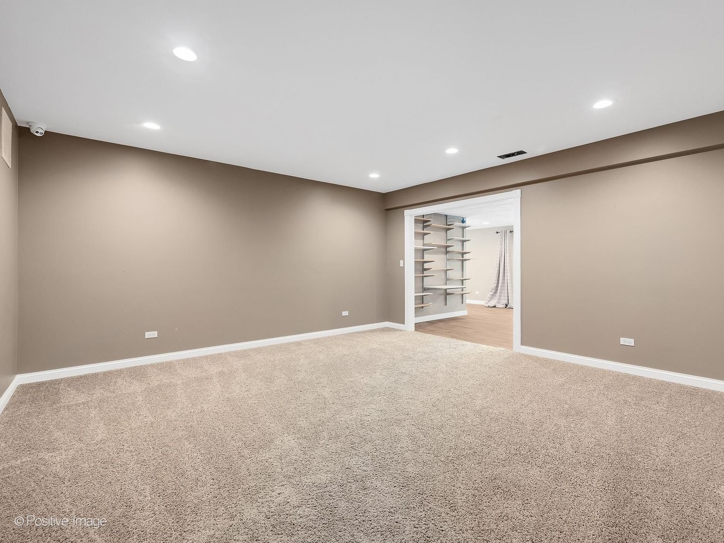 832 Bemis Road, Glen Ellyn, IL 60137
