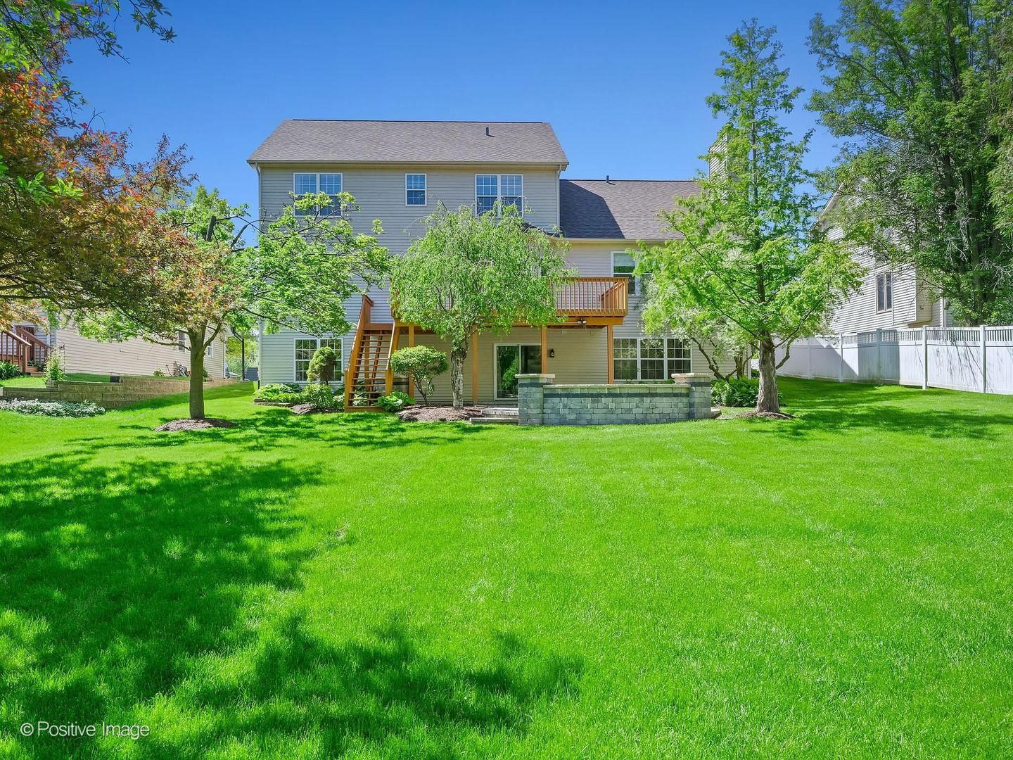 832 Bemis Road, Glen Ellyn, IL 60137