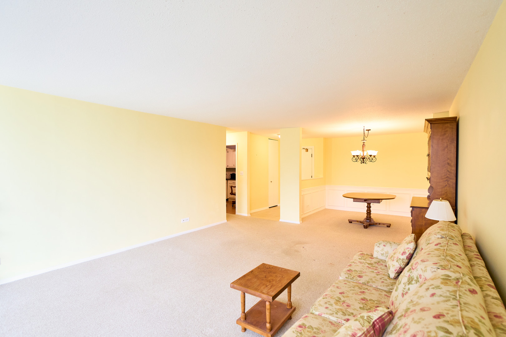 2000 Saint Regis Drive #1B, Lombard, IL 60148
