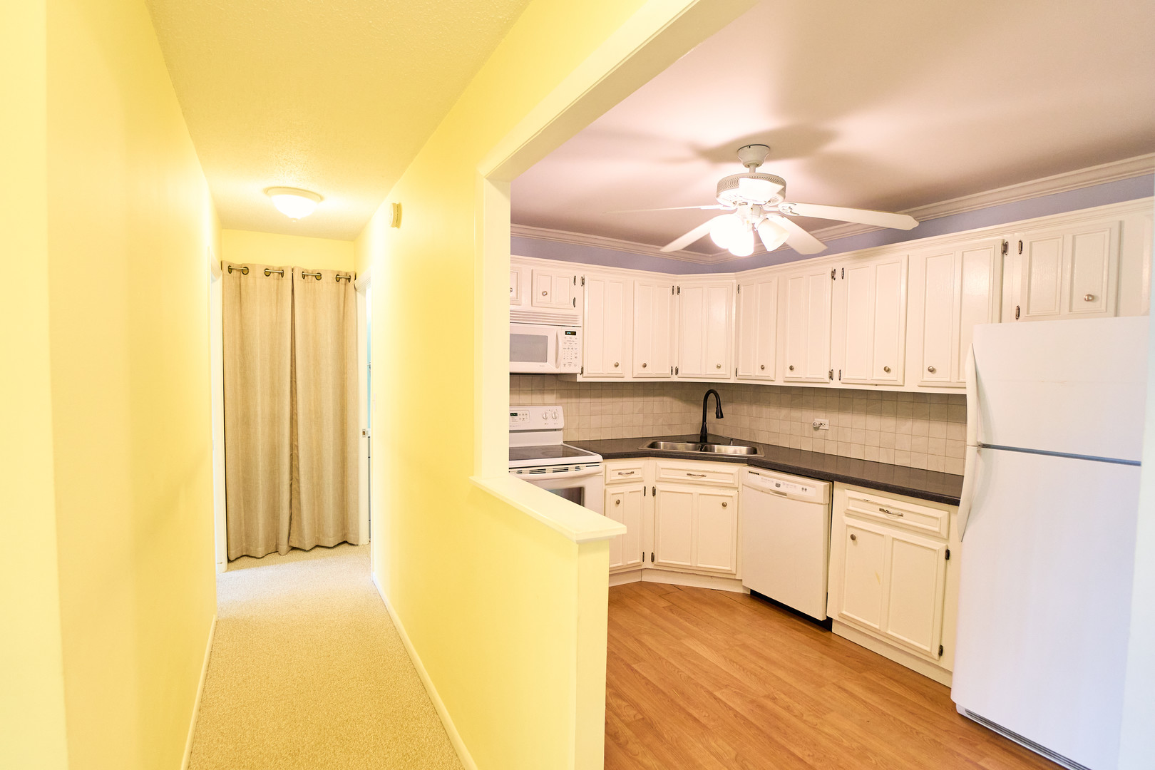 2000 Saint Regis Drive #1B, Lombard, IL 60148